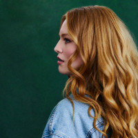 Freya Ridings - Face in the Crowd